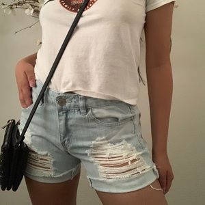 Mid-rise lightwash shorts